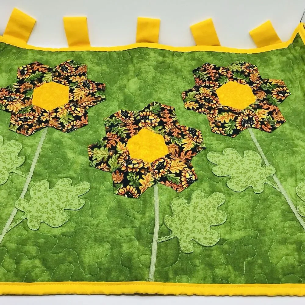 Handmade Wall Hanging Machine Sewn Quilt Applique Sunflowers 26.5x18.5 Inches